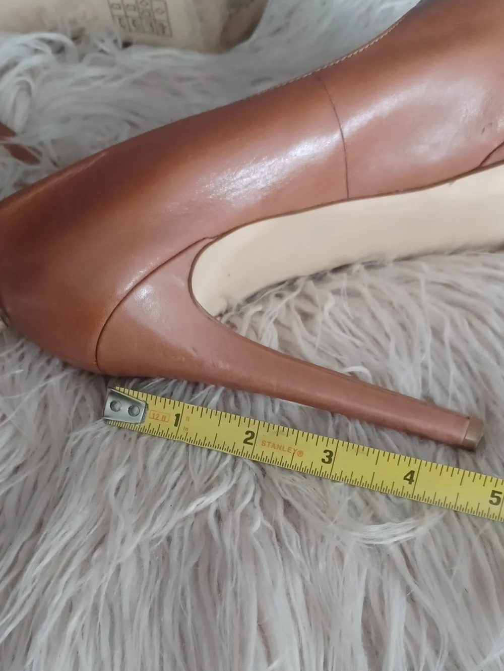 Michael Kors Ekegant Leather Pumps